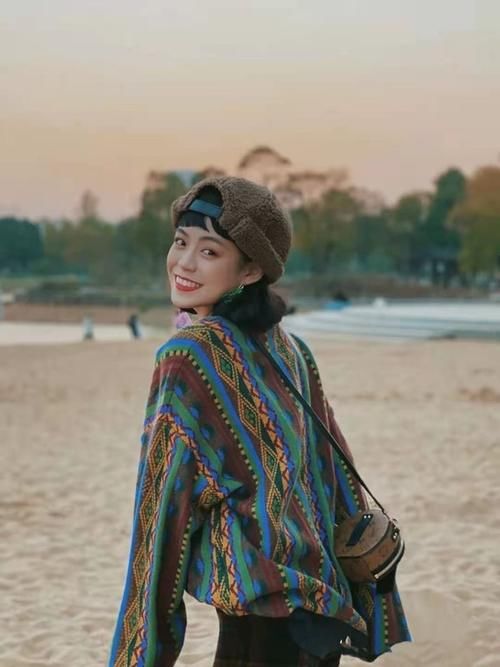 毛衣＋九分裤，适合早春的穿搭，时髦精最爱