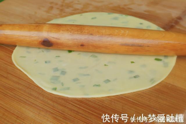 面粉|我家面粉从不蒸馒头,教你特色吃法,葱香味十足,家人都夸好吃