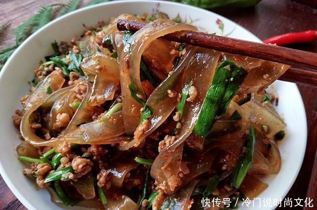 肉末韭菜炒|这炒菜,家人三天两头闹着要吃,营养又好做,入口滑溜溜,吃不厌