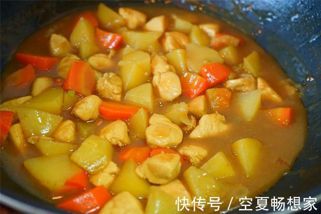 咖喱汤汁|过年囤货,我家一定买这种酱料,不到十元能吃三次,做盖浇饭很香