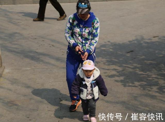 教育|5岁孩子把冰淇淋掉地上,妈妈的教育方式,惊艳到了众人!