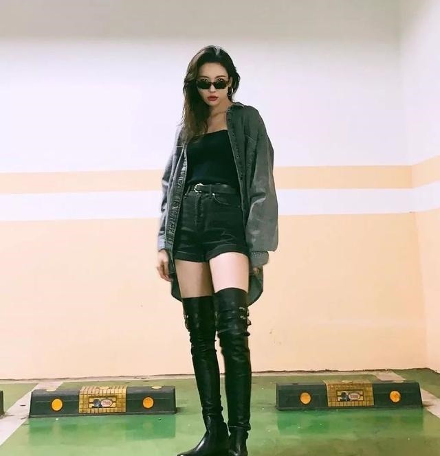 踝靴 秋冬靴子这样穿,搭什么都时髦!秋冬靴子这样穿,搭什么都时髦!