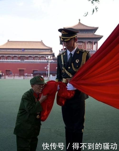 军功|抗战英雄身高1米2，13岁参军立8次军功，萧华送“野马”绰号