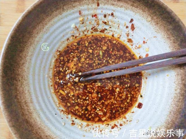 猪肉|豆腐不蒸不炒,简单一做,香辣入味,好吃过瘾,天冷越吃越热乎