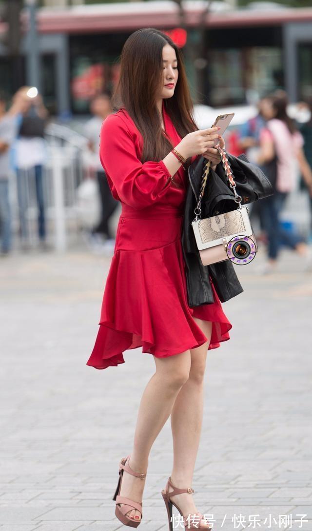 连衣裙 连衣裙的穿搭时尚大方,浪漫复古又有点华丽,低调高雅清新可人