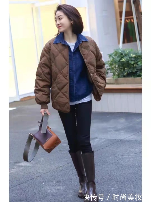 牛仔 平平无奇的“牛仔衬衫”,用这4种搭配技巧,洋气又显气质