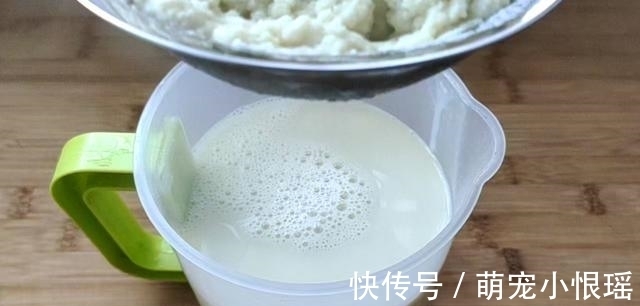 豆浆和糯米粉试试这样做,比雪媚娘还好吃,软糯拉丝放三天也不硬