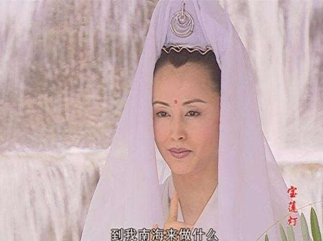 唯独|6个版本“观音菩萨”,前五位都只是在模仿,唯独她被路人跪拜