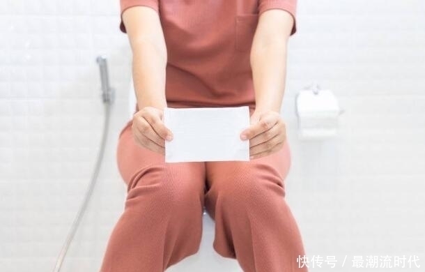 女人|女人中年后，身体感到4种不适，或是提醒你即将进入“闭经”期