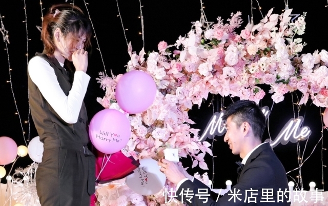赵帅|中午12点,中国26岁奥运冠军宣布求婚成功:单膝跪地+拥吻+按手印