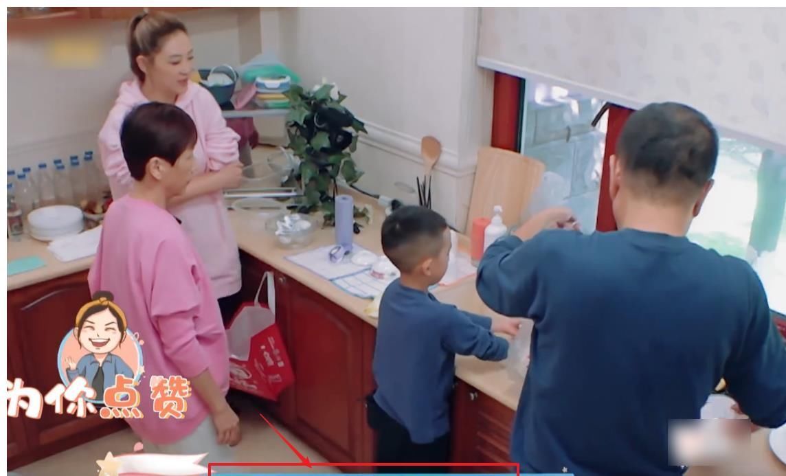 小孩子|7歲Jasper積極干家務(wù)活,誰留意外婆的做法?被應(yīng)采兒阻止了