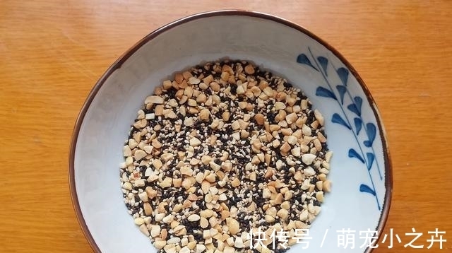 玉米糖浆|这款小零食最近火了,香香脆脆,甜而不腻,做法竟如此简单