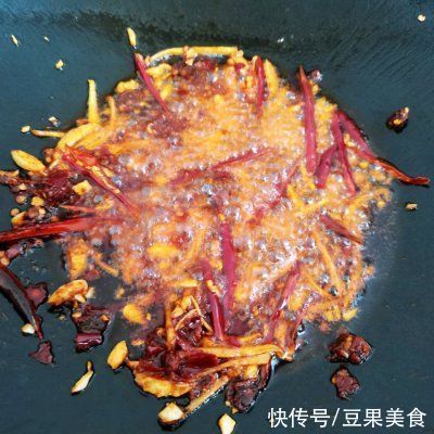 这道鱼香杏鲍菇一上桌，全家都爱吃