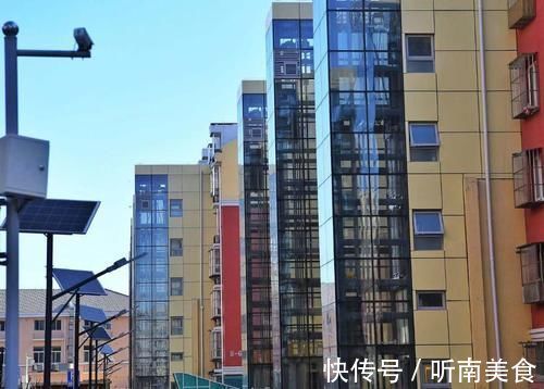 住户|“付费电梯”来了？老房子加装电梯再出“新方案”，不需要再争了