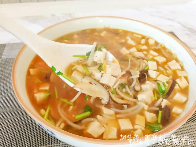 十月|十月宁可不吃肉,也要喝此汤,10分钟就搞定,孩子老人最爱吃