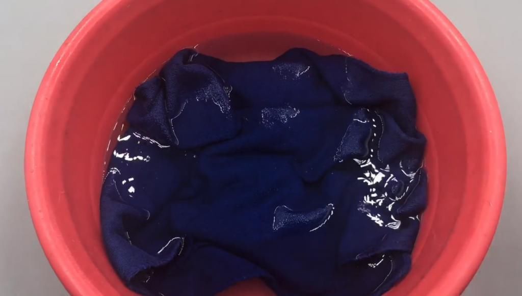 无论毛巾有多脏多黄，在水里加几滴，搓一搓毛巾干净又柔软，看看