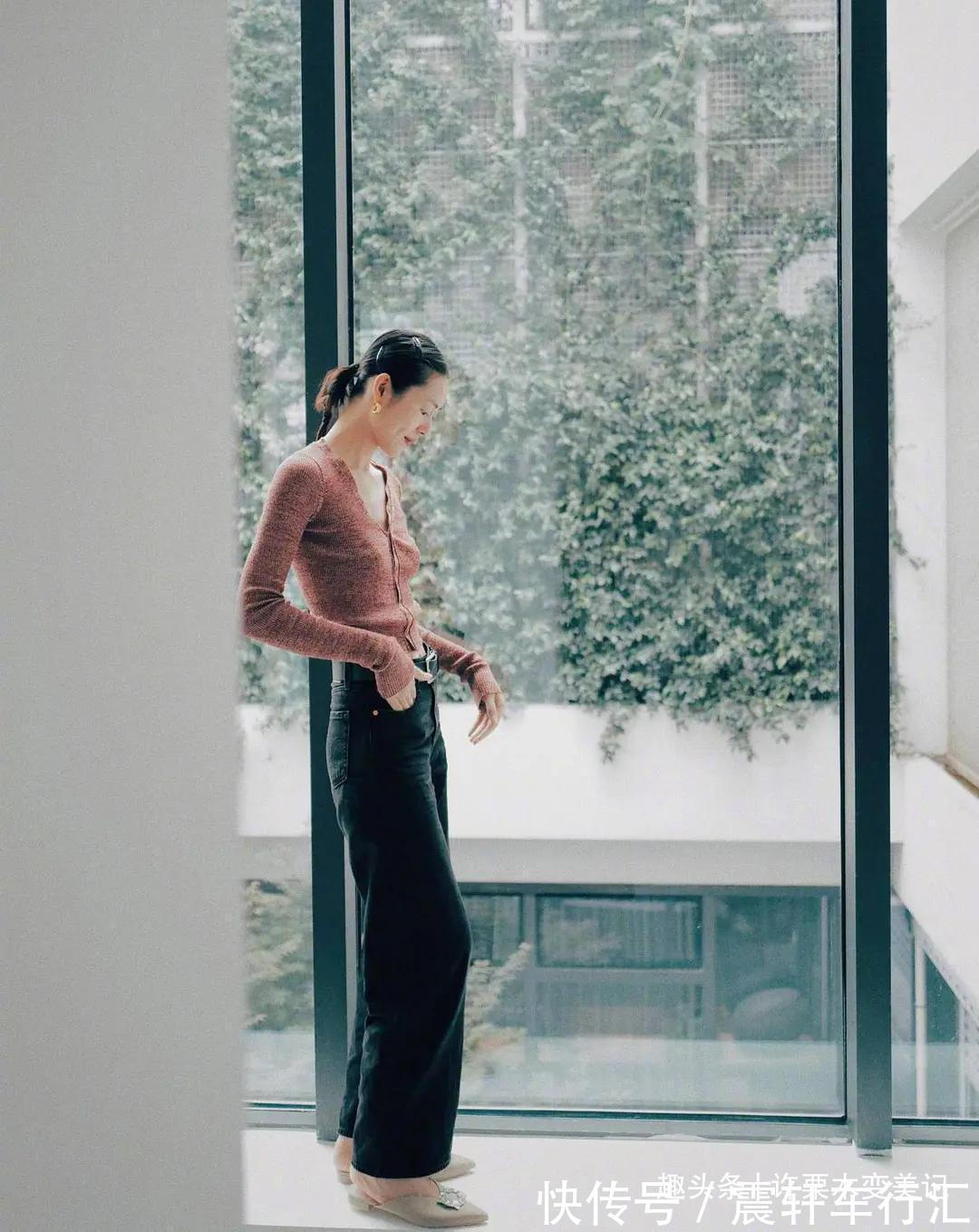 阔腿裤 答应我,穿阔腿裤时,尽量别配这2双鞋!土气还掉价!