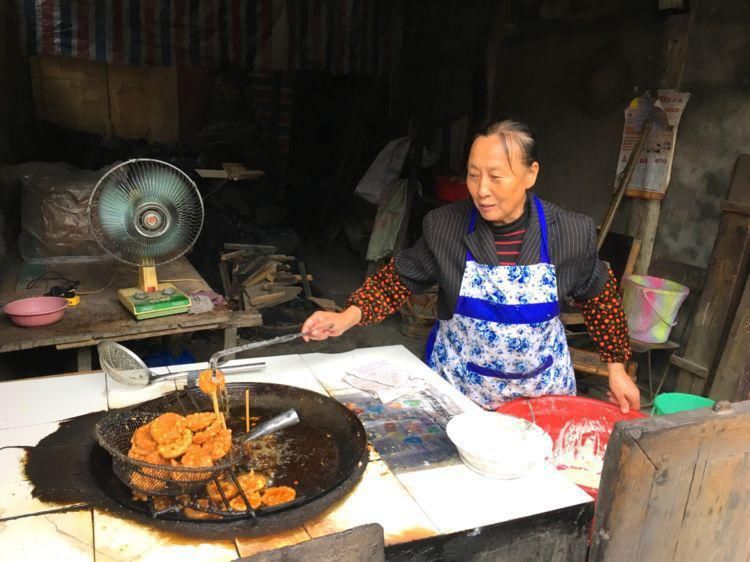 古镇|一座千年古镇，免费游玩，没被商业化位于名山旁边 ！