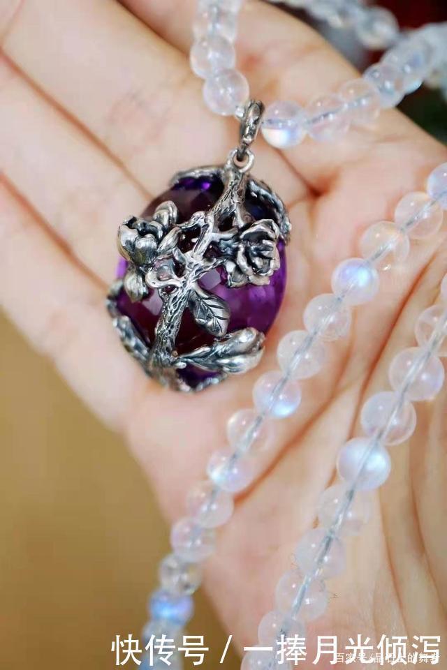 把珠宝做成心脏的样子,分享一些充满创意元素的珠宝