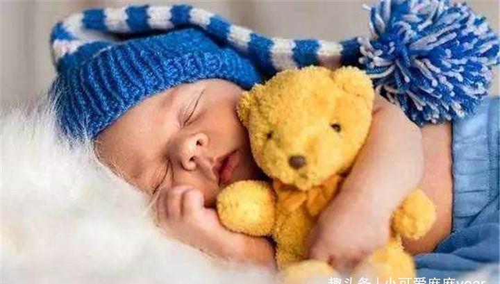 子宫|为啥宝宝总喜欢被抱着走,放下就哭?这些“原因”家长要明白