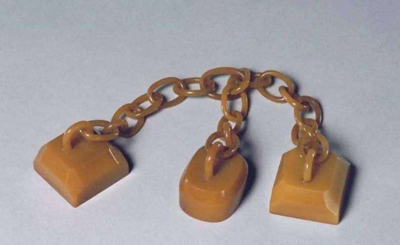 田黄三联玺|溥仪逃出宫时，将它缝在棉衣中26年，现在成为国宝中的国宝！