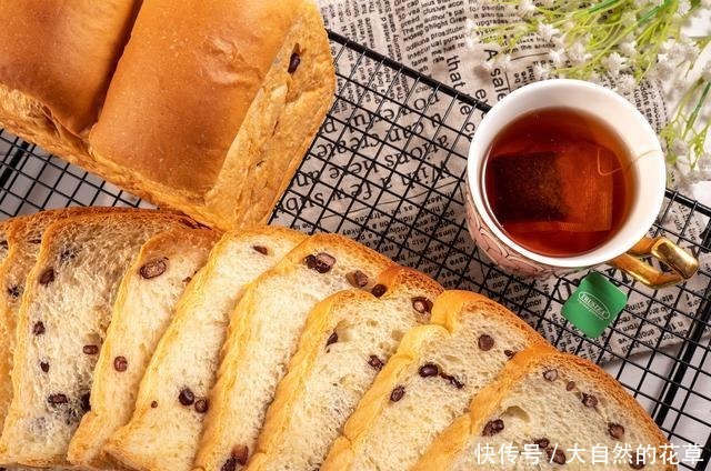 简单而朴素的做法,味道却不普通,最适合新手的烘焙入门面包