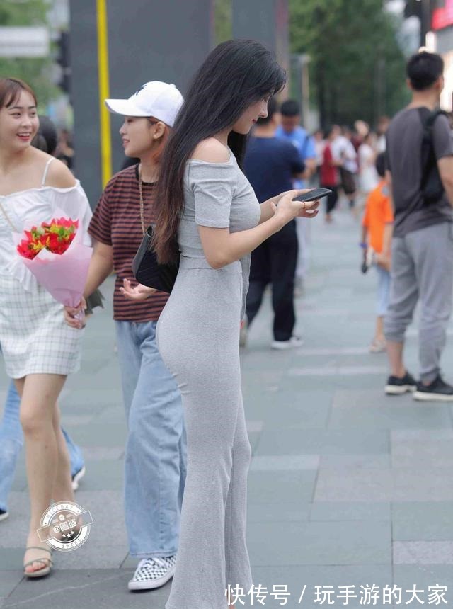 曼妙 慵懒随意的瑜伽裤穿搭展现纯粹的美感，让身材曼妙多姿，清凉舒爽！