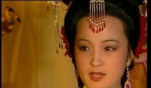 赵国基$红楼梦中最狂妄的奴才,不是给探春出难题的,也不是偷迎春首饰的!