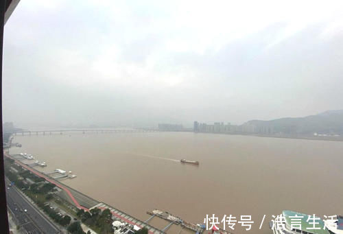 收纳|220㎡江景大平层,12米长的落地窗,这才叫高端大气上档次