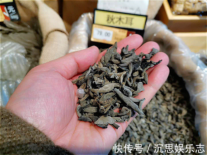 吃木耳,为何要焯水不焯水能吃吗一文读懂木耳的正确食用方法