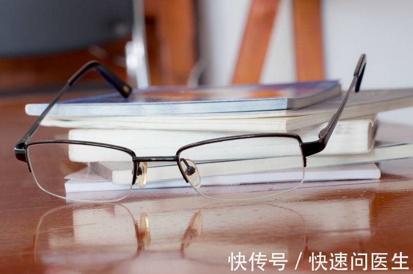 眼镜|为什么会近视?4个坏习惯,不少人忽略了,医生:保护好眼睛