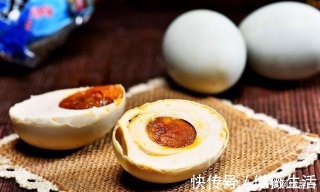 失眠|常常失眠的人，尽量远离3个饮食习惯，常喝1“水”，或有助睡眠