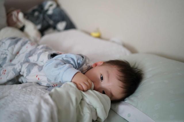 睫毛|宝宝1岁还不会说话,爷爷怀疑没剪舌根,医生回去吧治不了