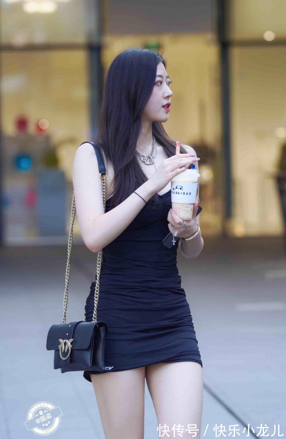 个性|光彩夺目的连衣裙显瘦好搭配，清爽个性的感觉一穿就有，清爽舒适