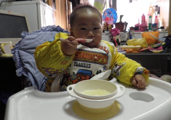 发育|提醒家长2个时间别给娃喝水了,容易伤脾不长个,抓紧停手