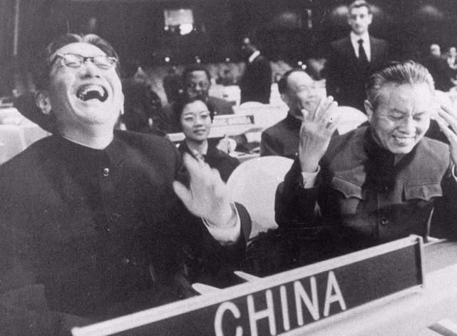 儿女|外交部长乔冠华,娶了两任妻子,留下三个儿女,他们过得怎么样