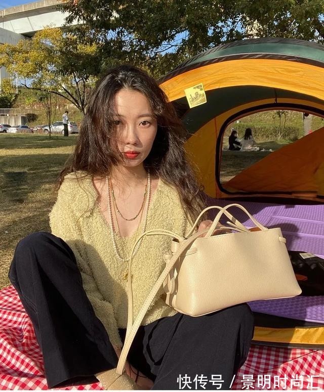 紧身衣 春末夏初适合“温柔感”穿搭,尝试舒适随性的韩系风,好看显气质