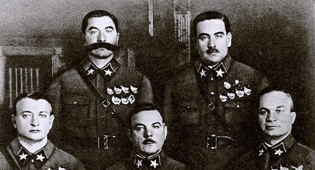 斯大林|没本事凭啥坐五大元帅C位斯大林想搞他，居然不忍心下手