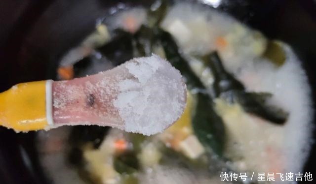 海带豆腐汤|豆腐和“它”一起煮，清肠道排油脂，相当于在慢跑，真管用！