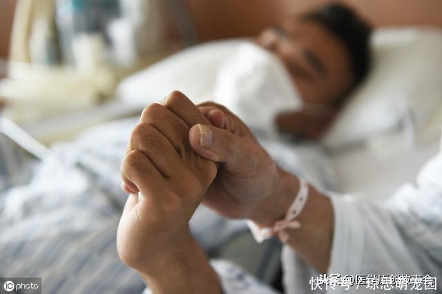 尿毒症一发现就是晚期，医生忠告，高血压人群要远离四种生活习惯