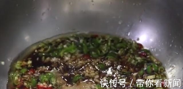 小米辣|饭店的“凉拌木耳”都是这样做的，爽脆开胃，详细技巧一学就会！