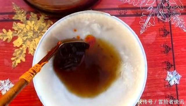 锅盖|大妈街边卖小吃,3元2个,打开锅盖竟是一堆碗,翻开后原来是它