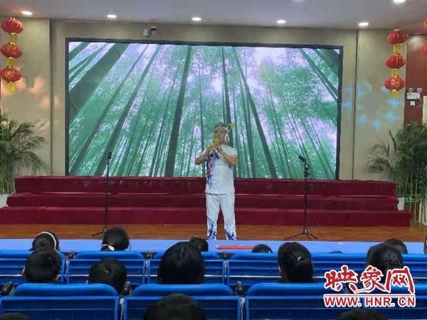 新乡县古固寨镇实验小学举办庆元旦葫芦丝专场音乐会