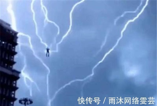 昆仑山$昆仑山上有神仙在渡劫?目击者拍到一张照片,专家是如何解释的?