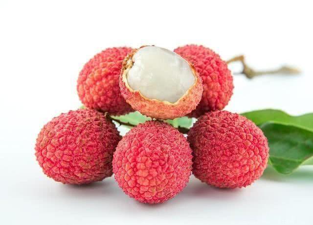 色斑|聪明女人,多吃四种食物,能淡化色斑,美白抗衰老,不妨一试