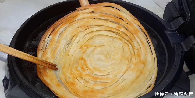 金丝手抓饼|面粉这样做太香了,开水一烫,做出创意手抓饼,做一次三天不起早