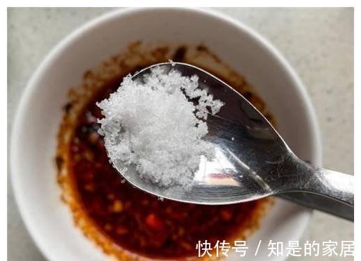 我家茄子从不用油炒，碗里一放，软烂入味，一锅米饭不够吃！