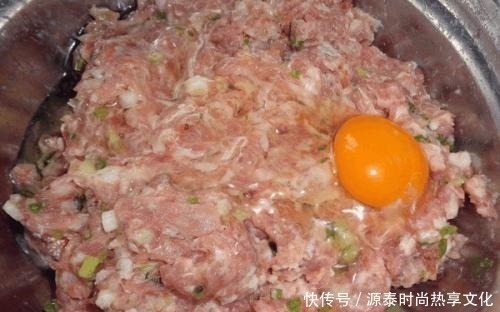 馄饨汤汁不难调,只需加这几种调料,开水一冲,比骨头汤还鲜!