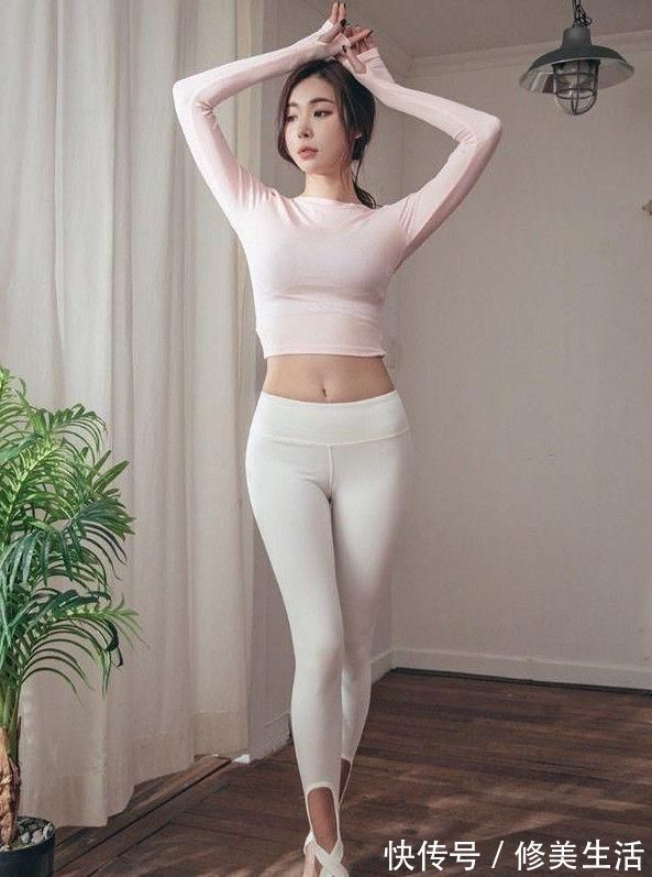 紧身裤|时尚街拍身姿丰盈的打底裤美女,纤瘦高挑,别具风格的魅力