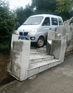 |搞笑GIF:我错了,猪哥,你回来吧,别丢下我一个人啊